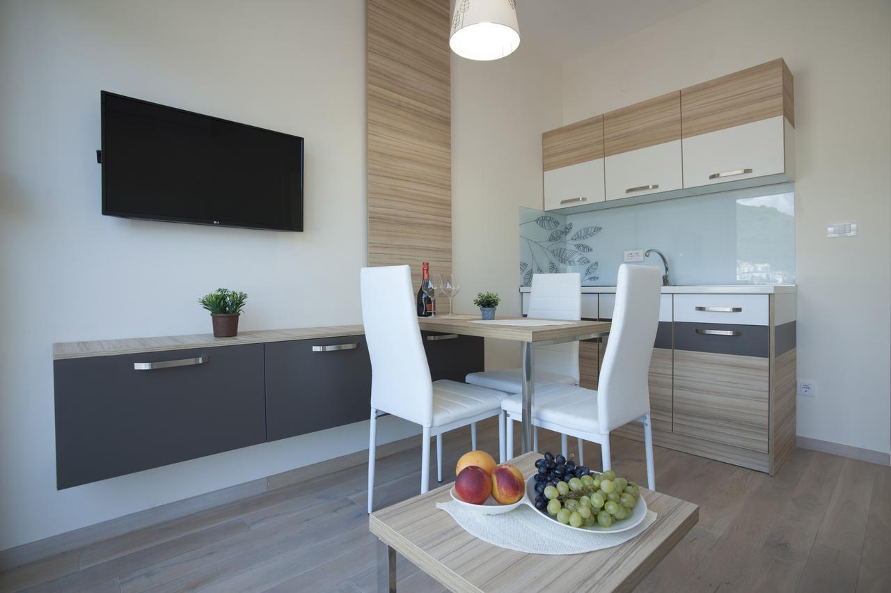 Jk Apartment *